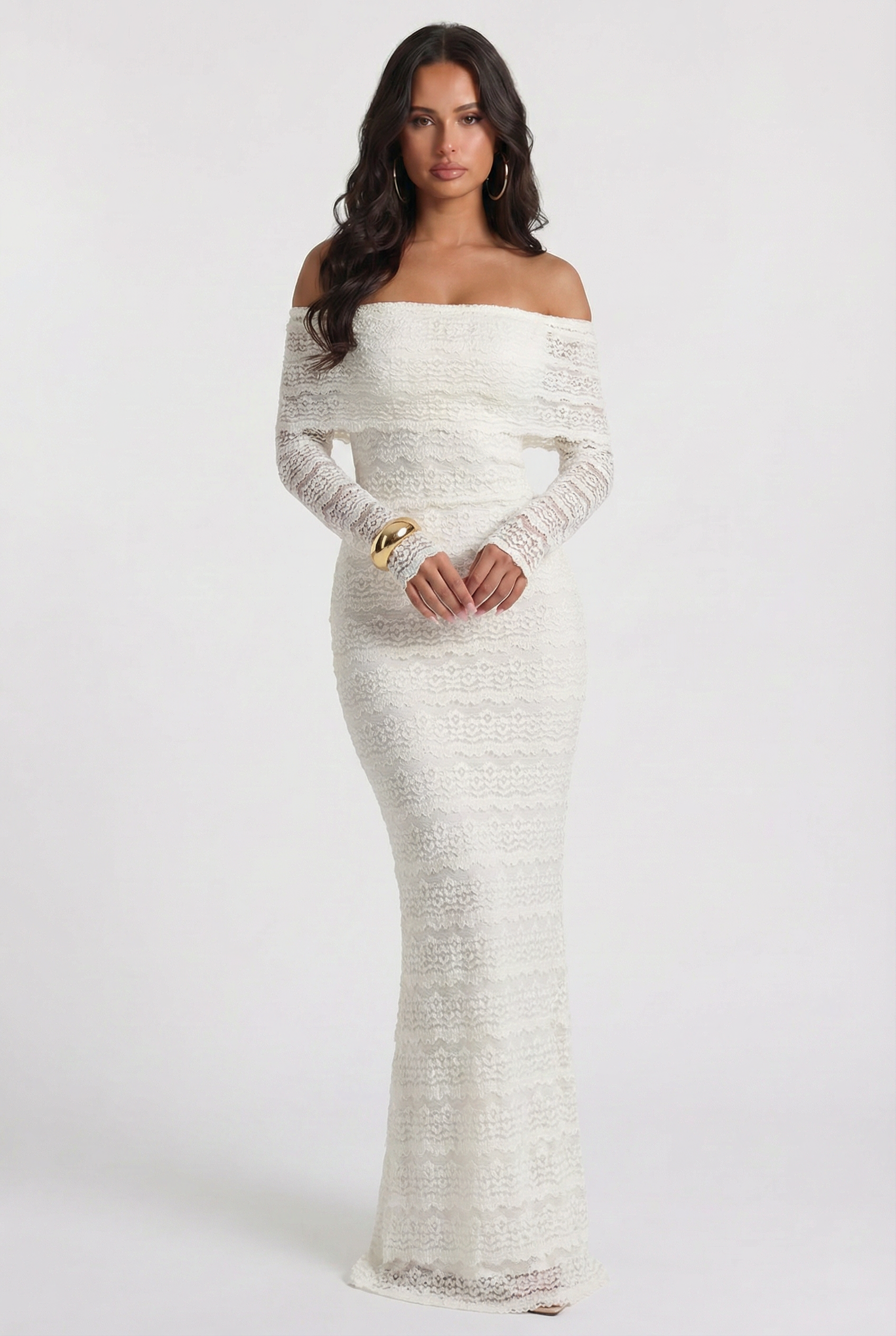 Vestido Mallorca de encaje con escote bardot para invitada de boda