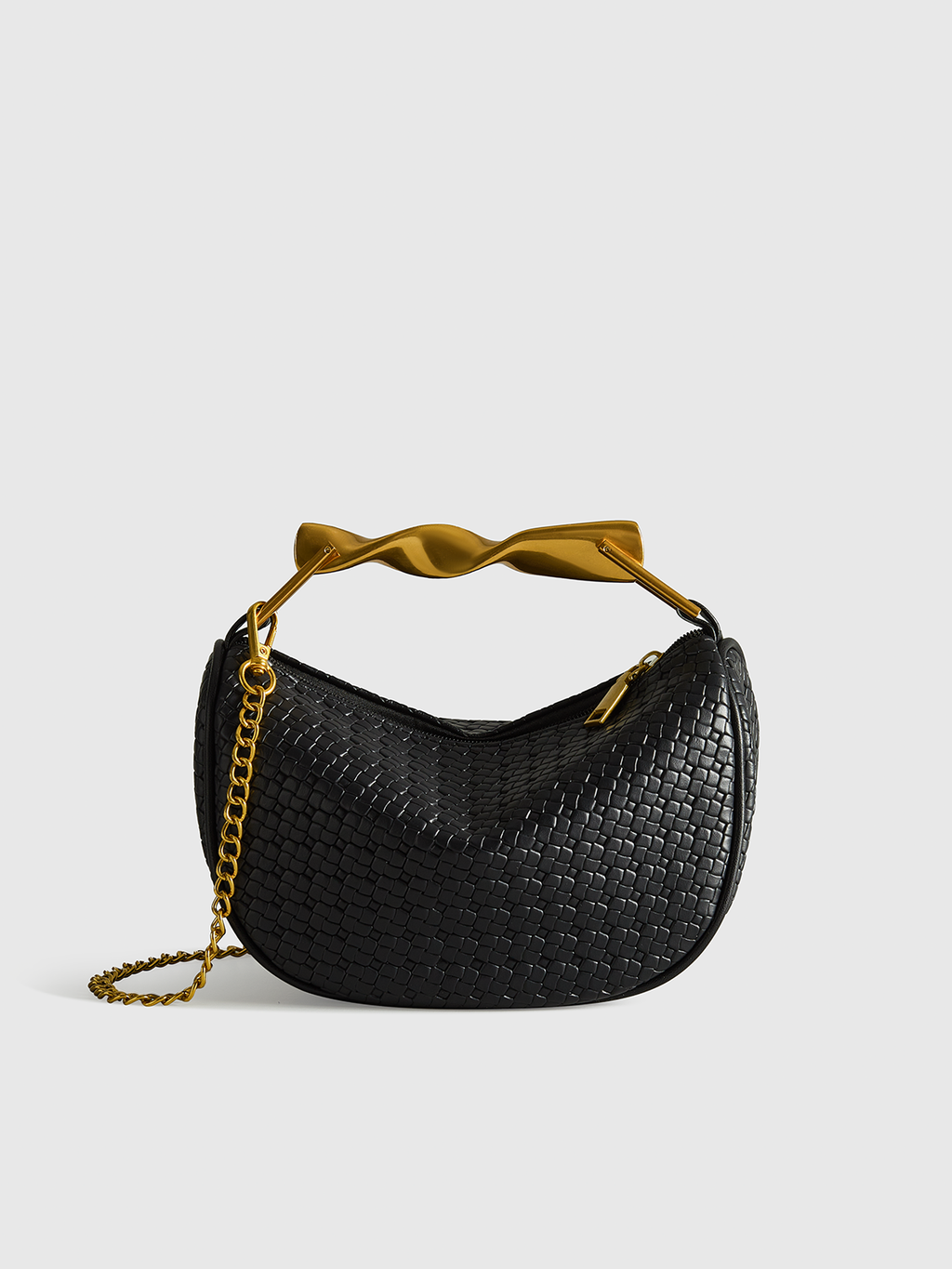 Auryn | Textured leather bag with chain