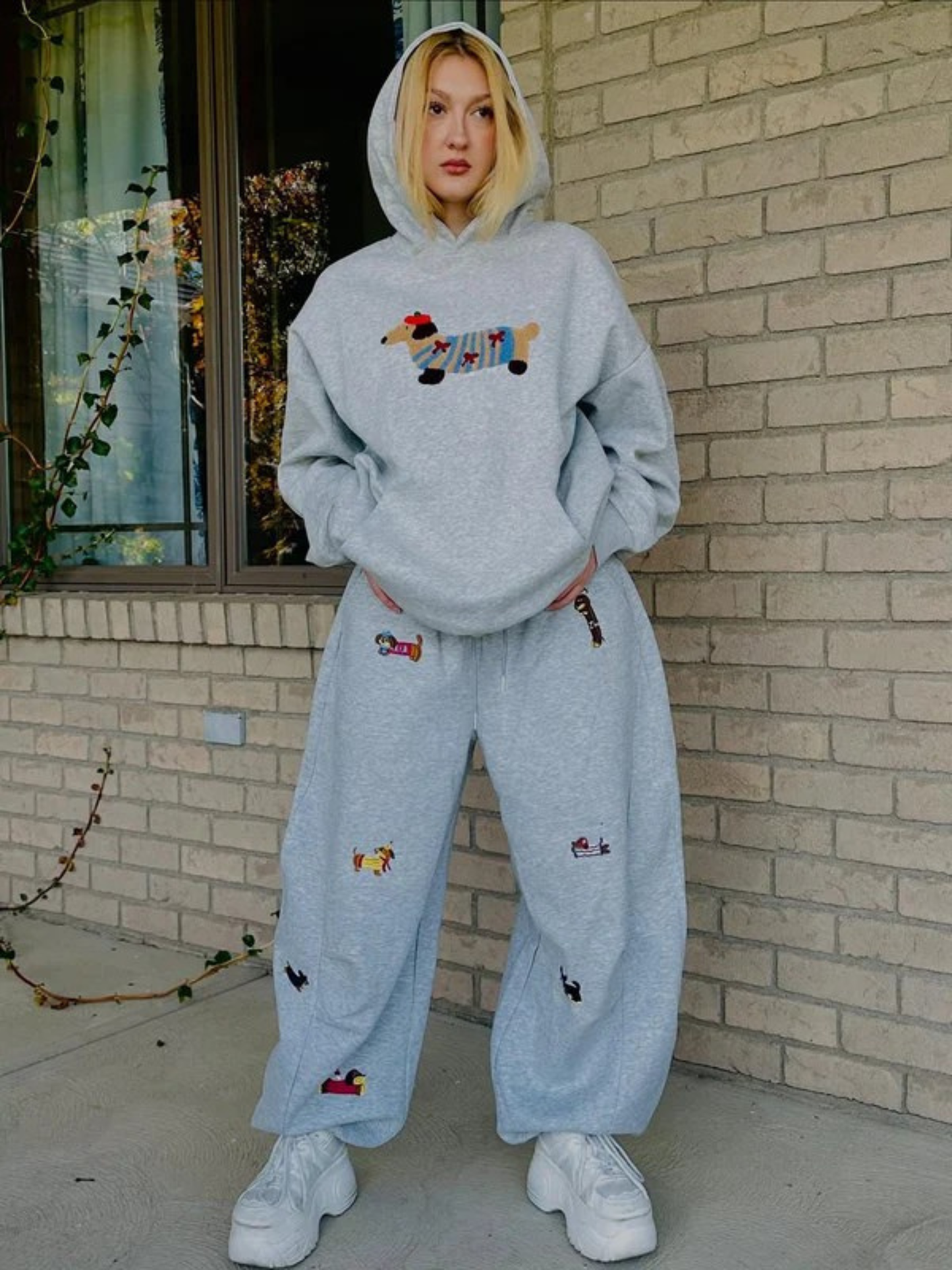 Nancy | Sudadera con capucha Cozy Pup con bordado de cachorro