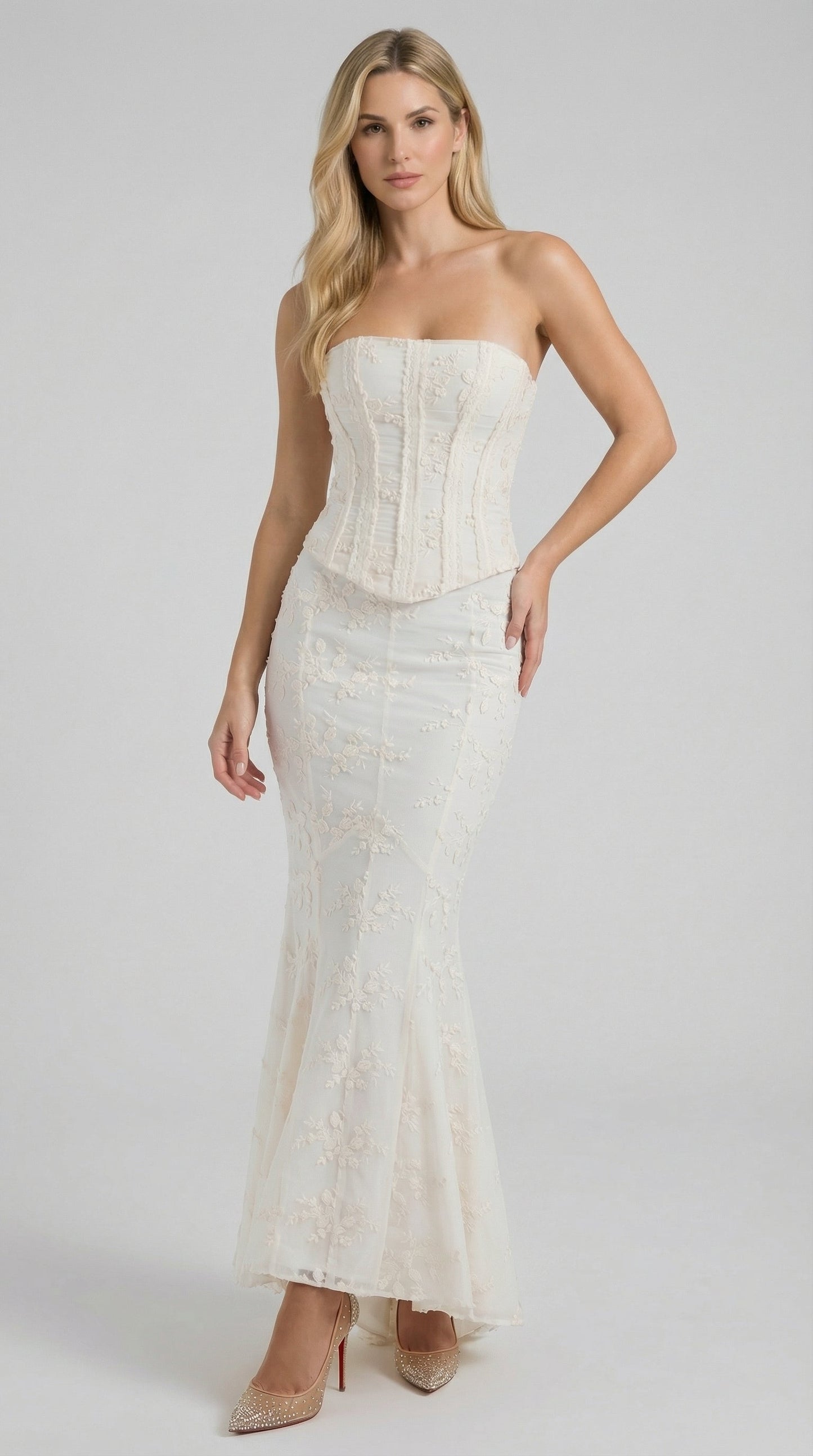 Anastasia | Vestido largo de encaje con corsé