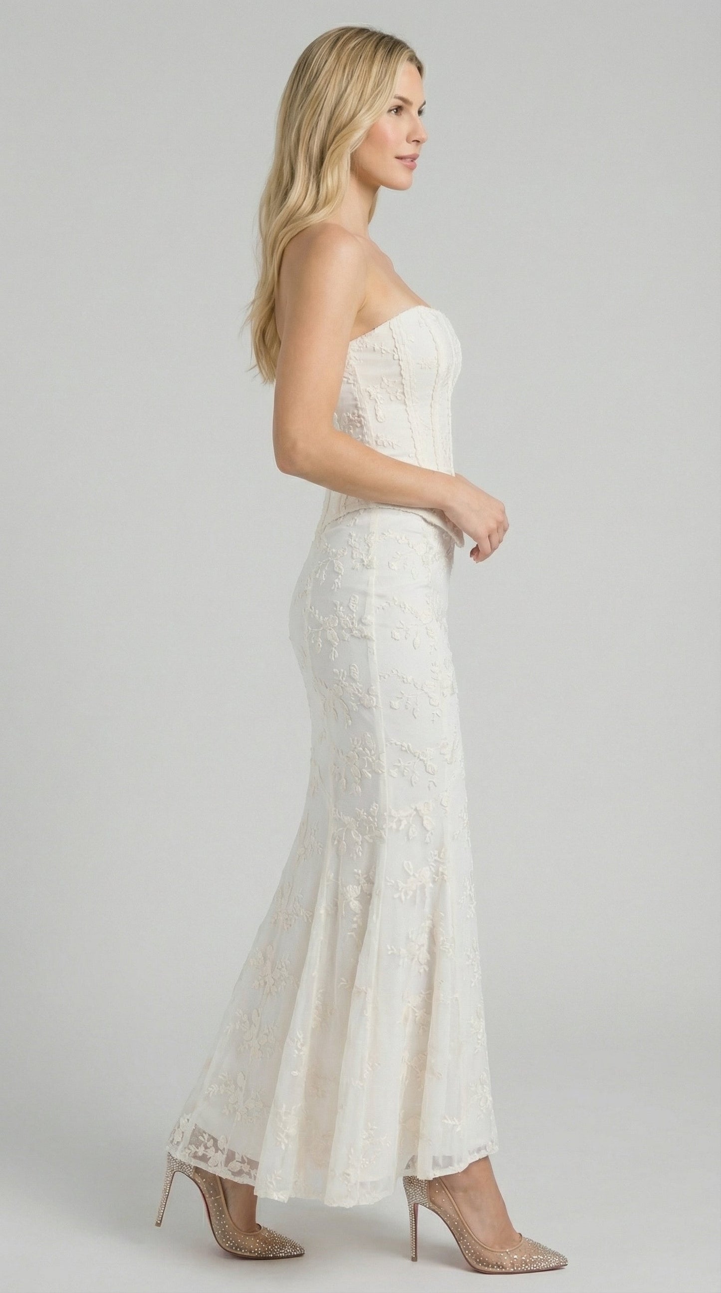 Anastasia | Vestido largo de encaje con corsé