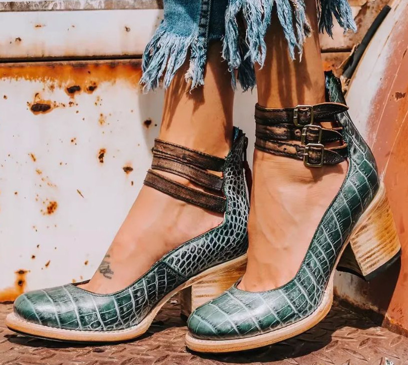 Antiqua | Classic Vintage Heels