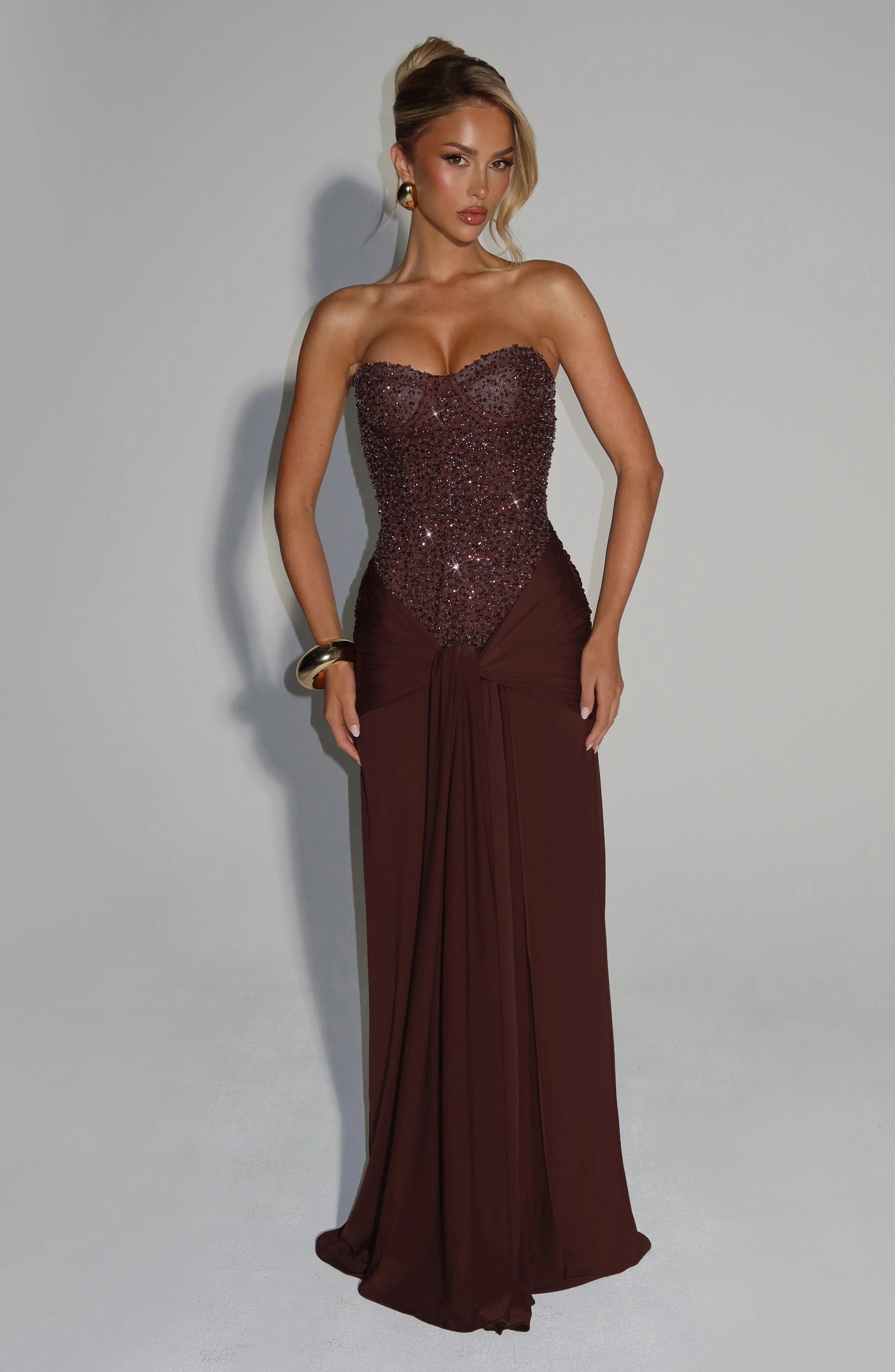 Isabella | A dress of timeless elegance