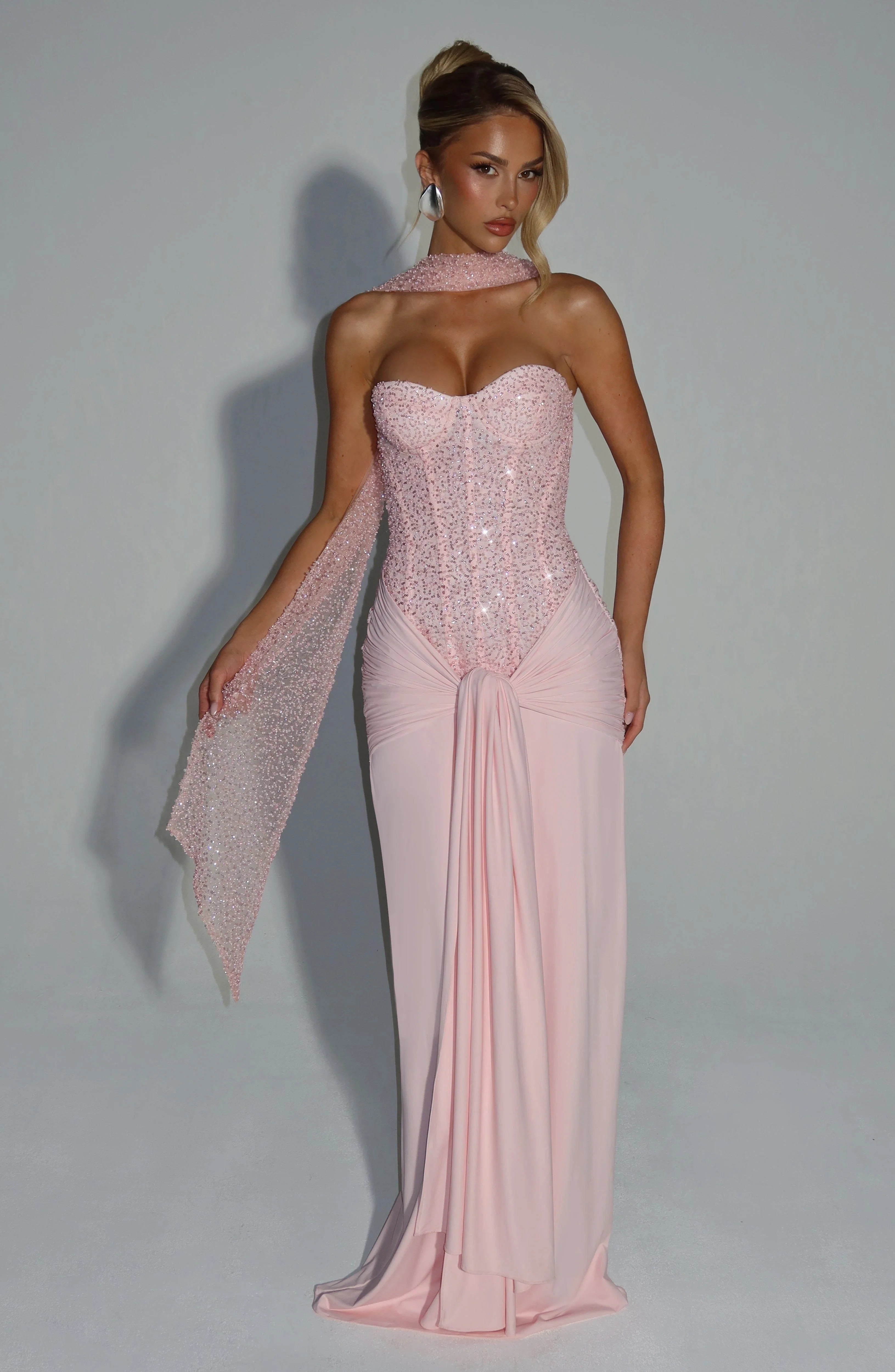 Isabella | A dress of timeless elegance