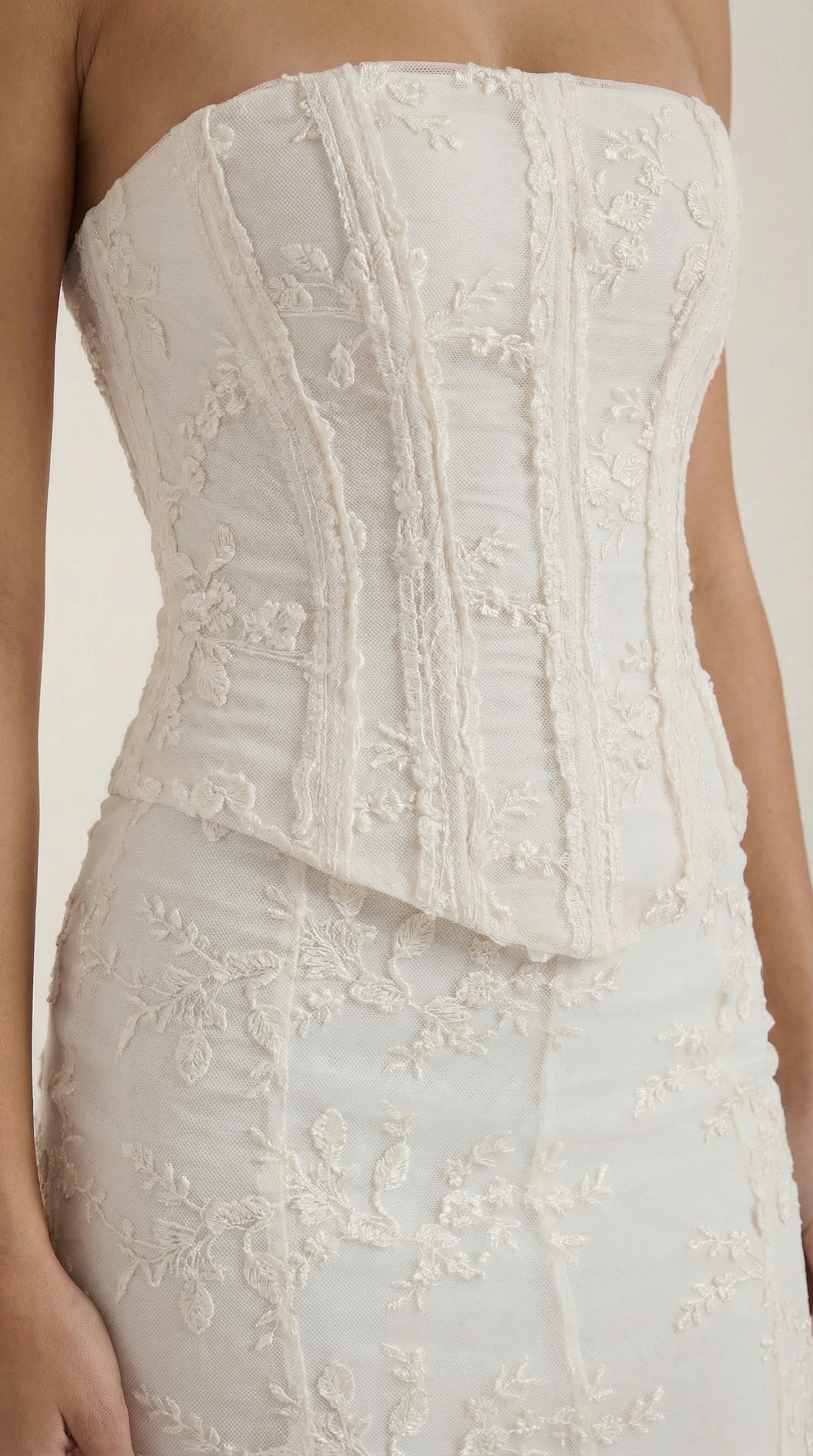 Anastasia | Vestido largo de encaje con corsé