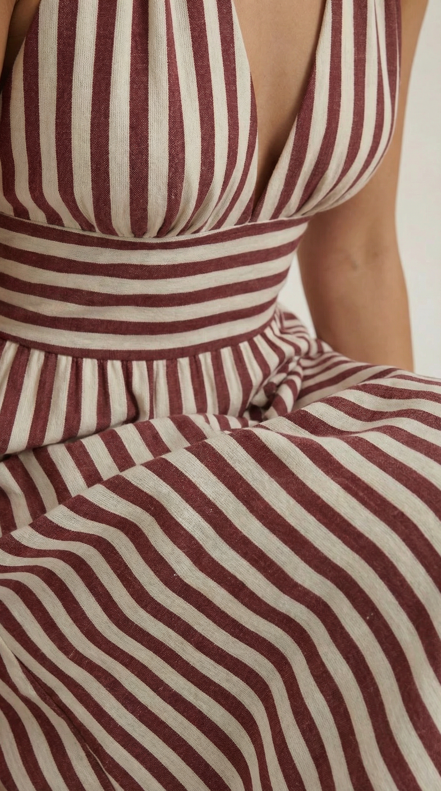 Sandra | Vestido largo a rayas con cuello en V