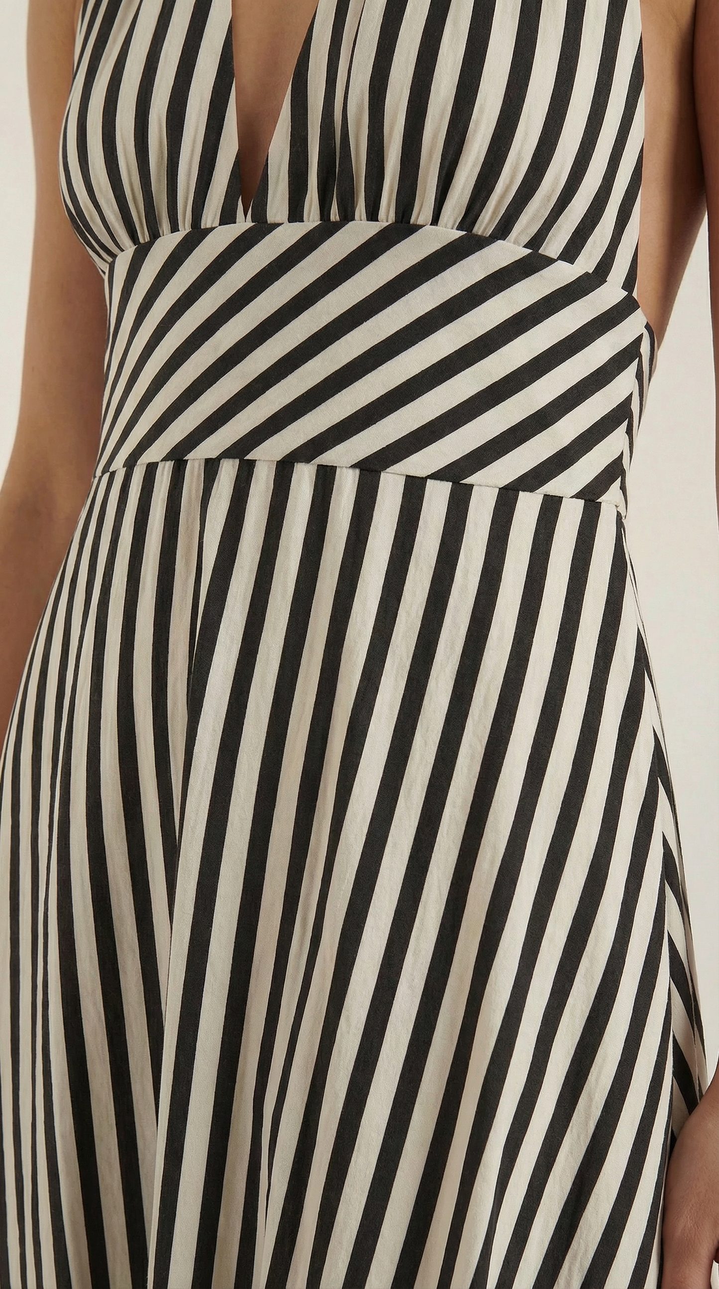 Sandra | Vestido largo a rayas con cuello en V