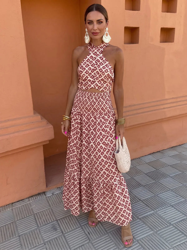 Conjunto Leyre Sofisticación Off-Shoulder y Volantes en Cascada